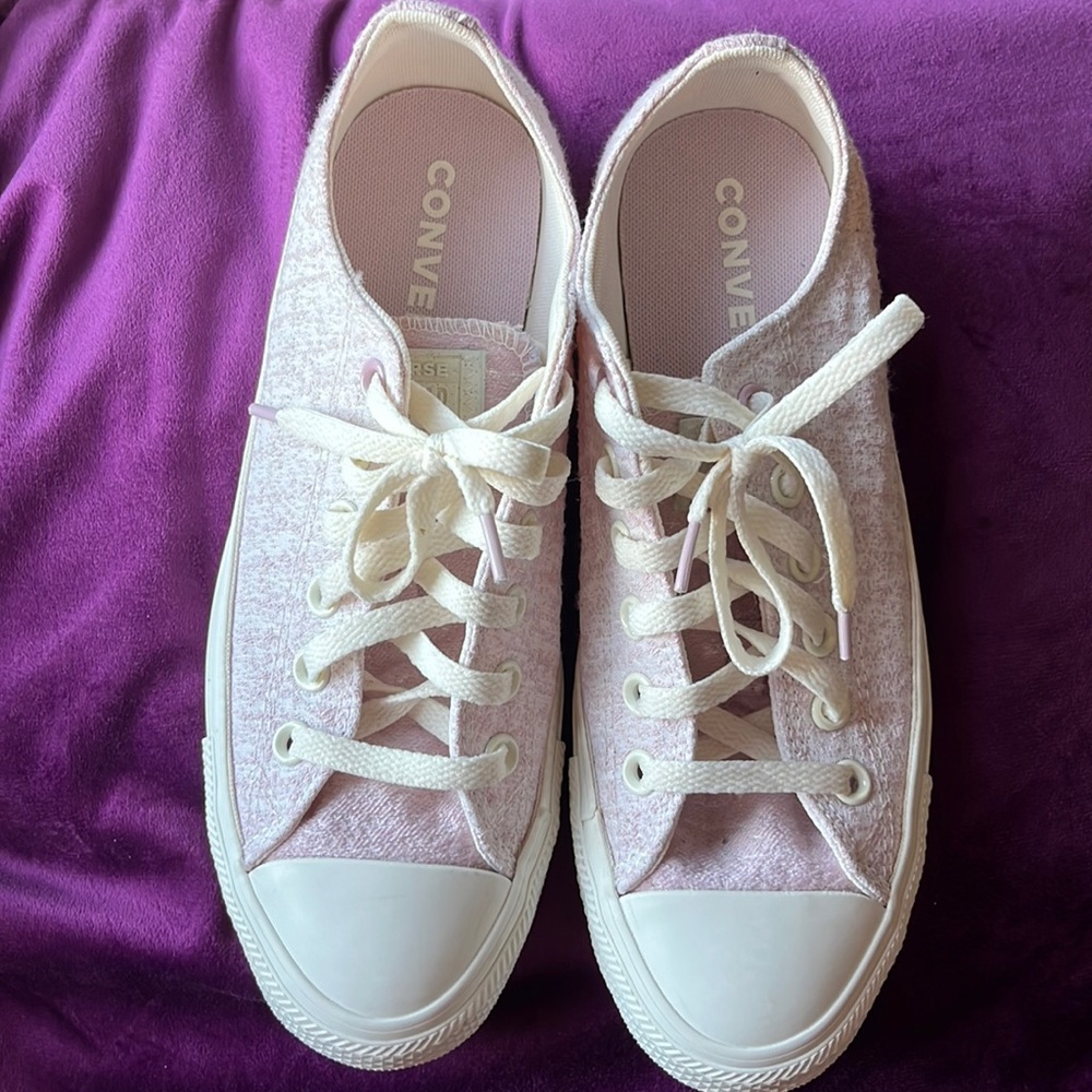 Light Pink Women’s Converse